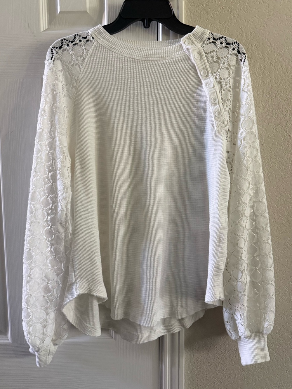 Wishlist White Lace-Sleeve Thermal Pullover